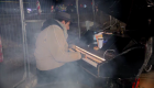 Viajó 8.000 kilómetros para tocar su piano a refugiados de Ucrania