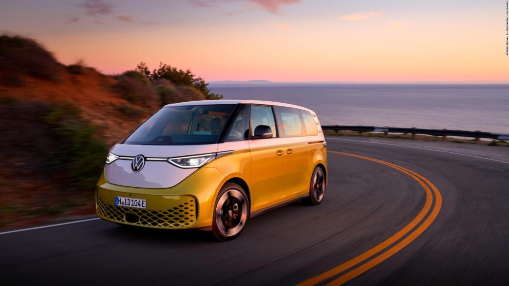 Elektryczna wersja klasycznego Volkswagena wyjeżdża na ulicę
