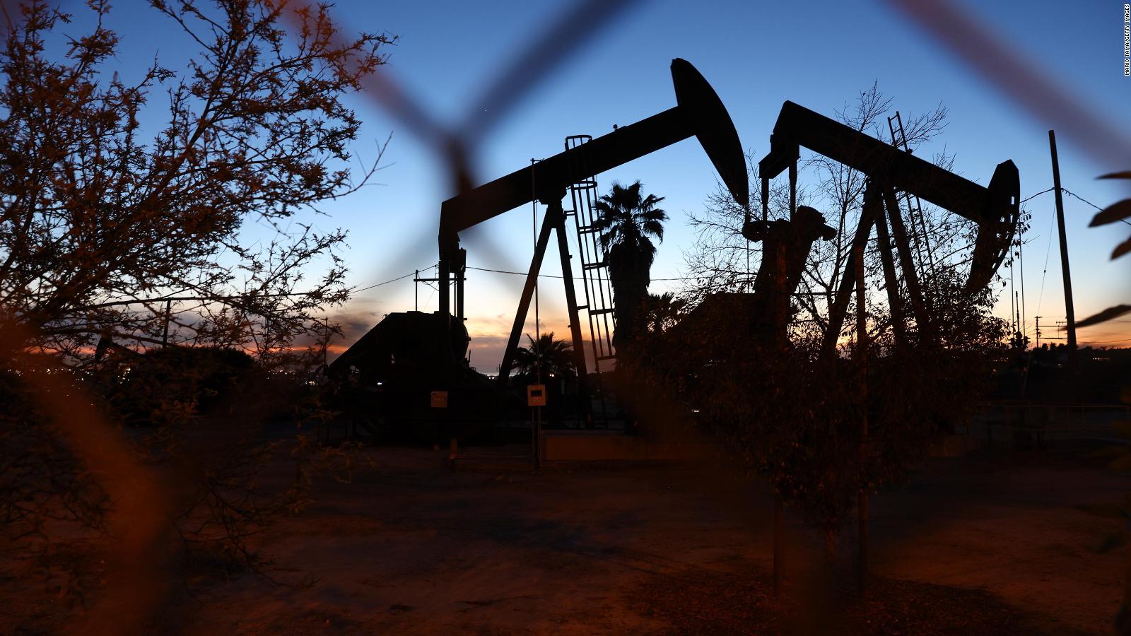 Baja el petróleo tras sugerencia a la OPEP de aumentar producción