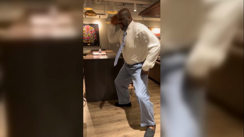 Shaq demuestra que cualquier sonido es bailable