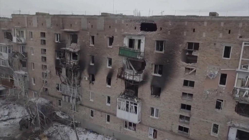 Dron pokazuje, jak Volnovaka uciekł po bombardowaniach