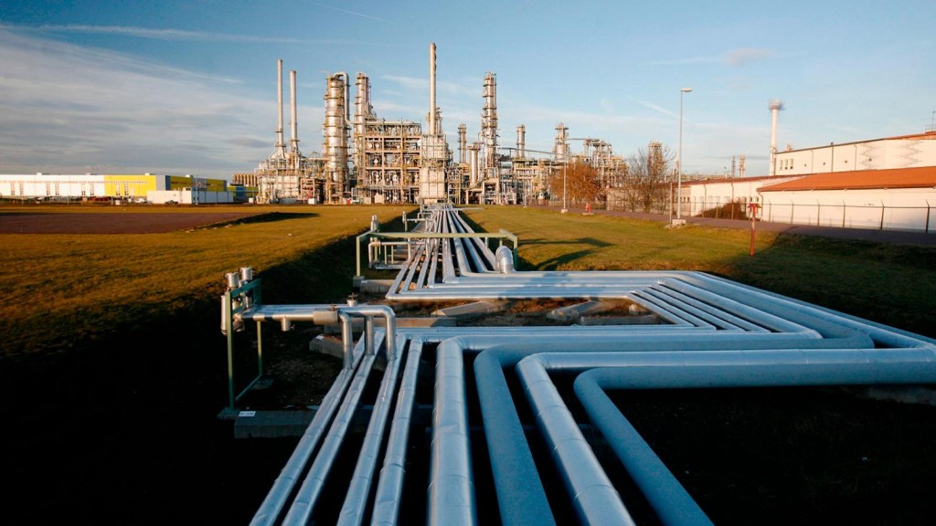 Alertan por grave crisis energética por el petróleo ruso