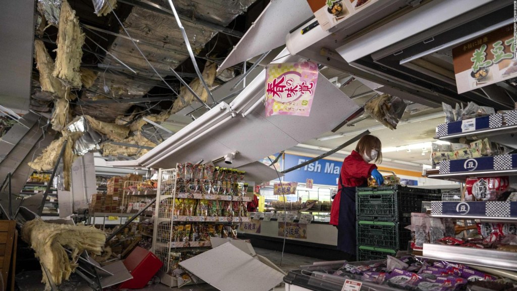 Sismo de magnitud 7,3 detona alerta de tsunami en Japón