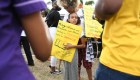Jamaica recibe al príncipe William y Kate con protestas