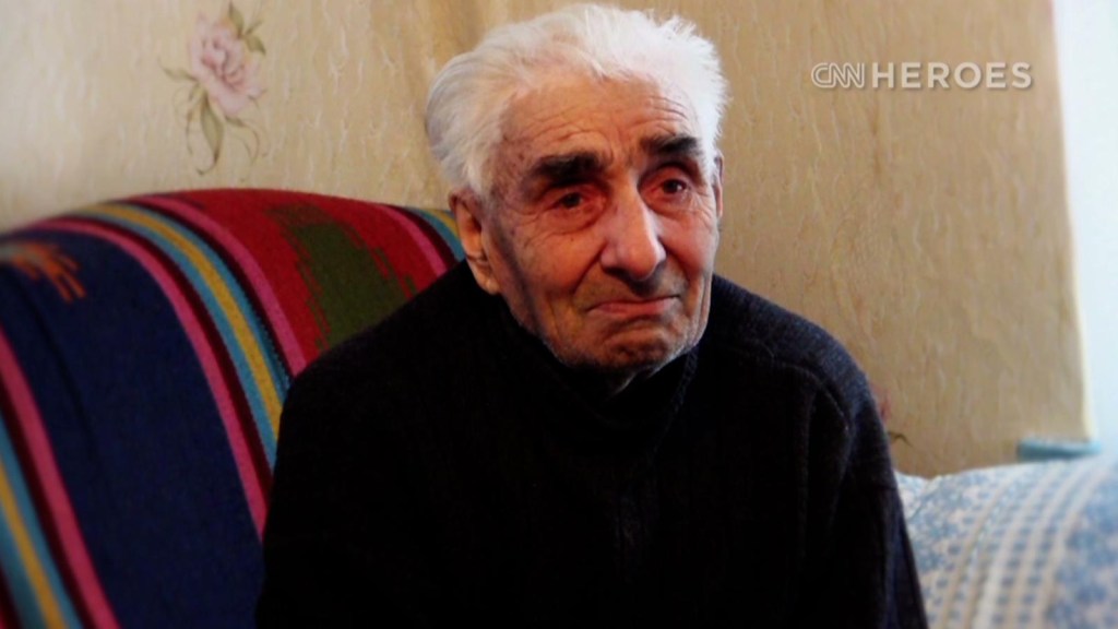 Ayudan a sobrevivientes del Holocausto en Ucrania