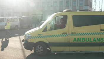 Este paramédico voluntario ayuda a refugiados a escapar de Ucrania