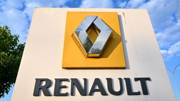 Renault suspende operaciones en Moscú