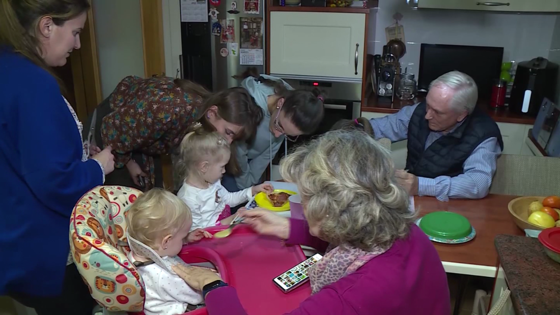 Dos familias ucranianas comparten su nueva vida en España