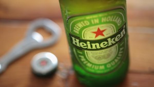 Heineken se retira del mercado de Rusia