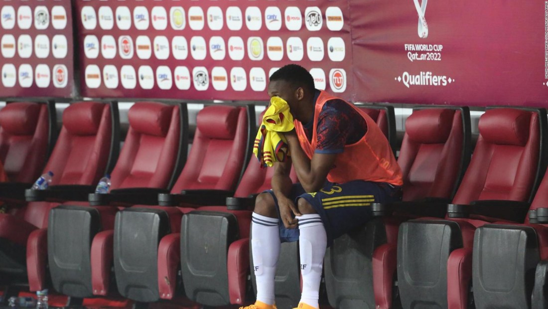 Aficionados colombianos lamentan eliminación