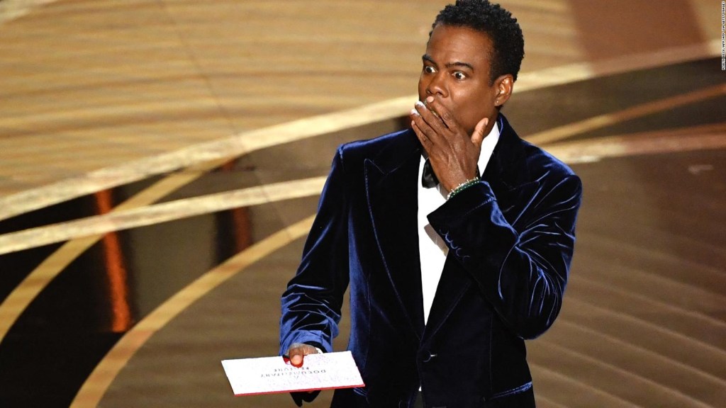 The reaction of Chris Rock fans on his return to the stage