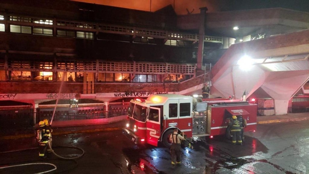 Fire in the largest roofed market in Latin America