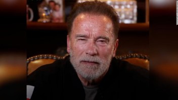 Mensaje de video de Arnold Schwarzenegger insta a los rusos a superar la desinformación del gobierno