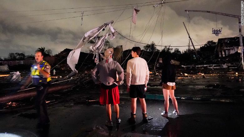 Tornado en Nueva Orleans deja al menos un muerto y a miles sin electricidad