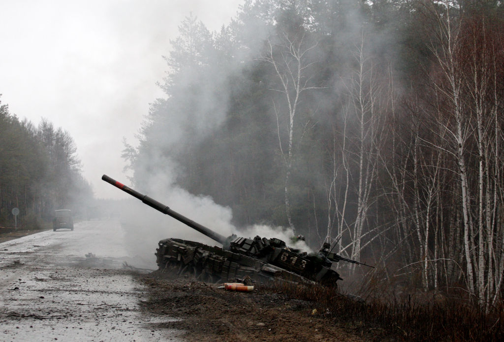 Tanque ruso destruido por fuerzas ucranianas