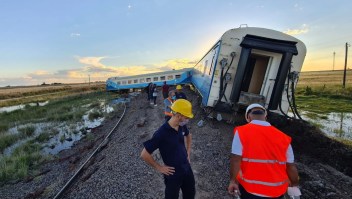 21 heridos tras descarrilamiento de tren en Argentina