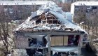 Un dron capta la destrucción en zona residencial de Kyiv