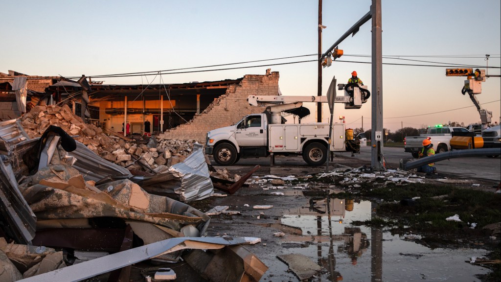 Videos muestran la destrucción de tormentas y tornados reportados en Texas cafe