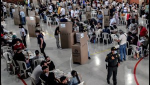 Reconteo en Colombia "no es indicado", dice exmagistrado constitucional