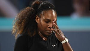 Serena Williams dice que pudo haber muerto tras dar a luz