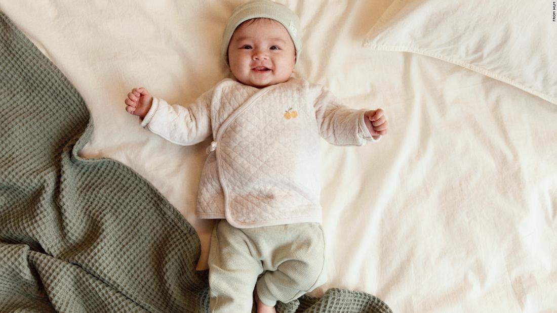 molino código Morse zapatilla H&M dice que podrás compostar su nueva línea de ropa para bebés