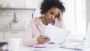 ¿Tengo que pagar las deudas de mi esposo?