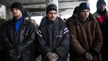 Exprisioneros de guerra ucranianos denuncian atropellos