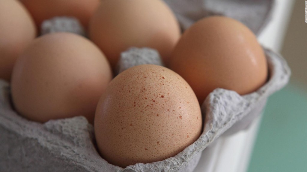 La gripe aviar encarece los huevos en EE.UU.