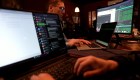 "Guerreros del teclado" defienden a Ucrania desde sus computadoras