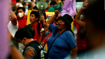 Los educadores protestan contra Castillo en Perú
