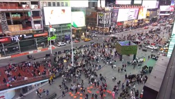 Así corrieron algunos por explosión en alcantarillas en Times Square