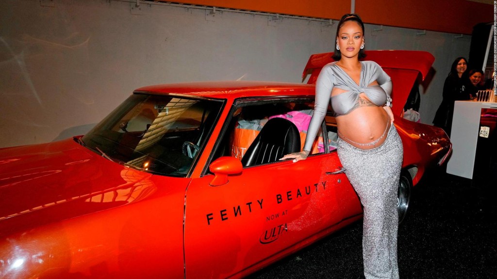 Rihanna celebrates her style that makes the most of her motherhood