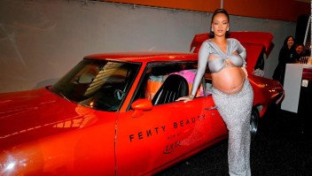 Rihanna celebra su estilo que luce al máximo su maternidad