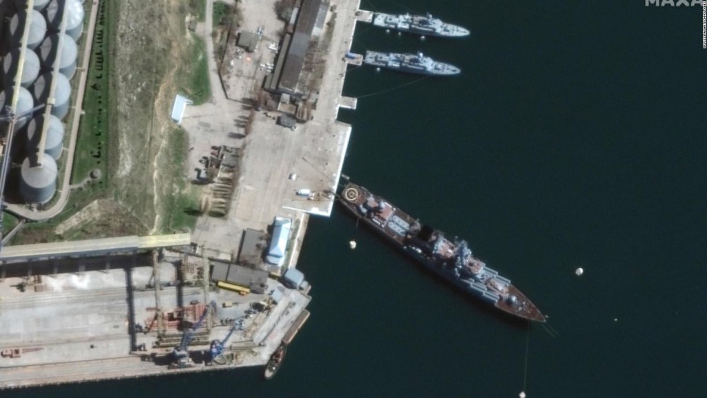 Moskow bantah serangan Ukraina, kata kapal pesiar Rusia terbakar