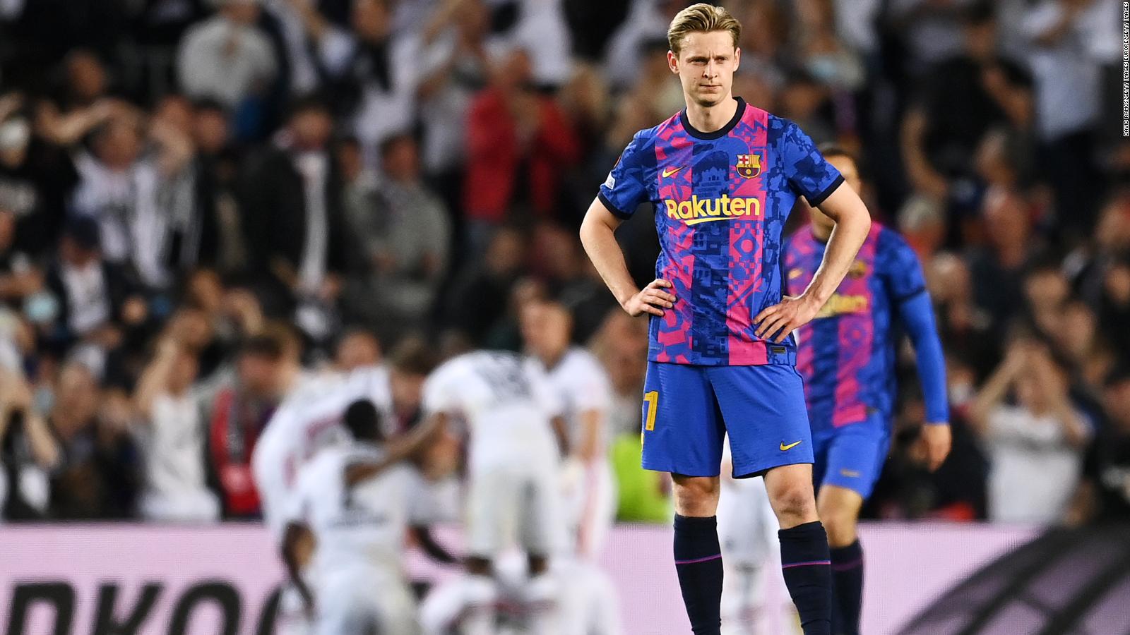 Lo inesperado sucede en el Camp Nou y el FC Barcelona se despide de la Europa League | Video | CNN