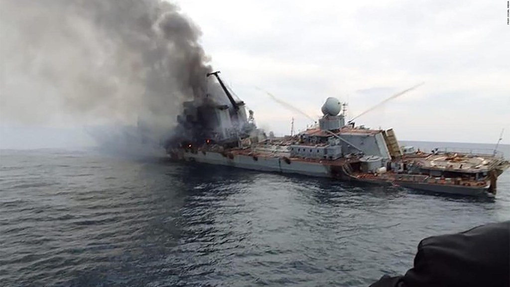 Ils ont diffusé des photos du navire russe Moskva gravement endommagé