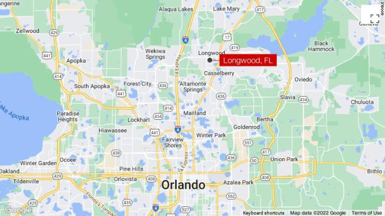 Una novia y su proveedor están acusados de mezclar la comida de la boda con marihuana en un club comunitario en Longwood, Florida.