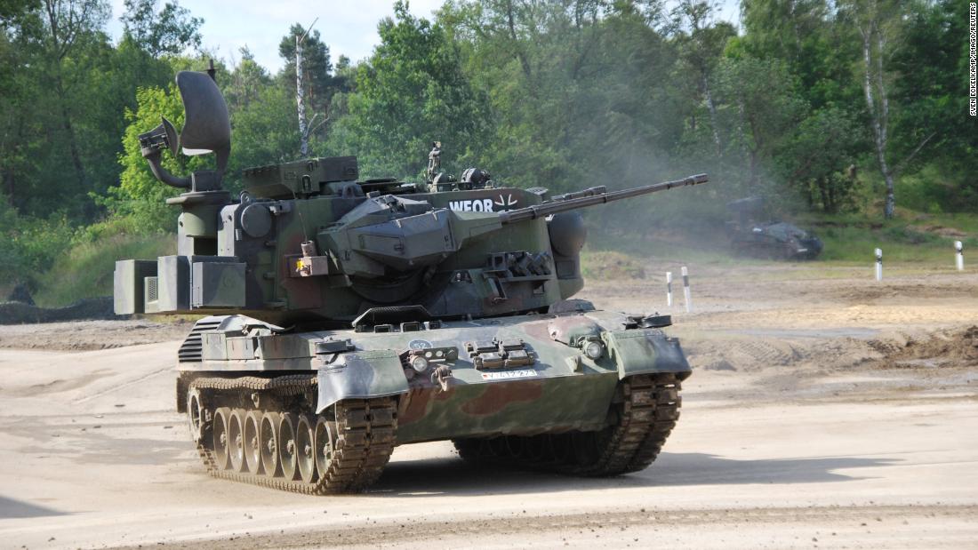 Germany changes its policy and sends heavy weapons to Ukraine