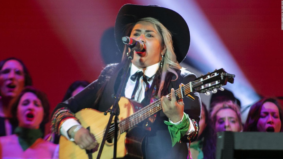 Vivir Quintana lanza canción en defensa de la libertad de prensa