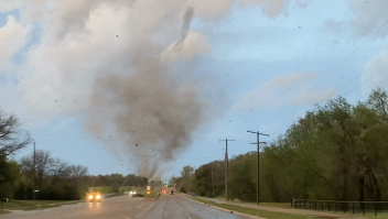 Mira las imágenes del tornado que azotó al centro de EE.UU.