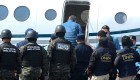 Juan Orlando Hernández aborda avioneta de la DEA