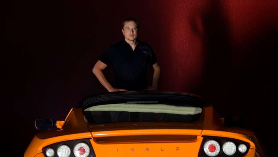 En 2008, Musk se convirtió en consejero delegado y arquitecto de producto de Tesla Motors. Años antes, se había unido a la empresa de coches eléctricos como presidente del consejo de administración, supervisando su ronda inicial de financiación de inversiones.Patrick Tehan/Mercury News/MediaNews Group/Bay Area News/Getty Images