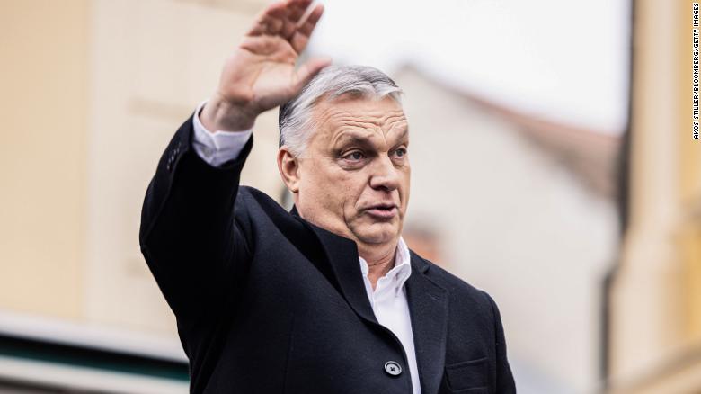 Victor Orban announces his victory in the election