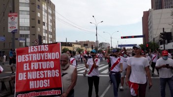 Menos protestas en Lima pero siguen varios bloqueos en Perú