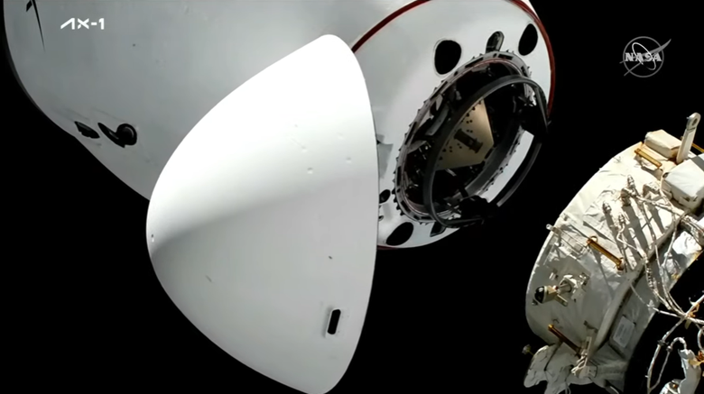 Mira el momento en el que la nave SpaceX llega a la Estación Espacial Internacional