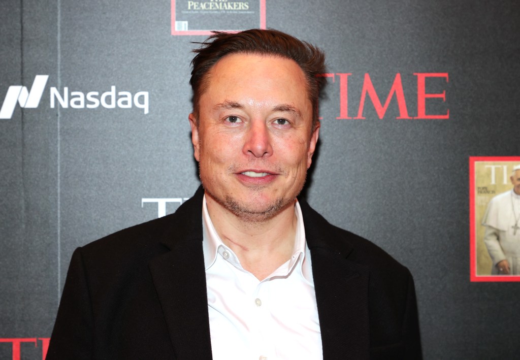 Twitter agrees to accept offer to buy Elon Musk's Mexican newsroom