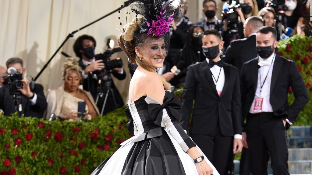 Celebrities pay tribute to outcasts at the Met Gala