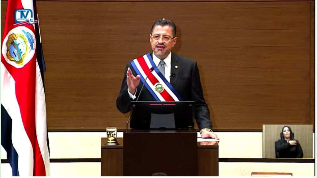 Los primeros decretos de Rodrigo Chaves como presidente