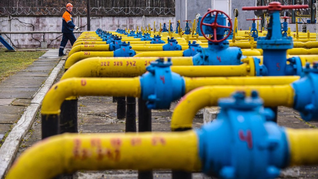 Ukraine cuts Russian gas flow to Europe