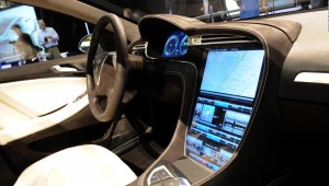 Tesla llama a revisión a casi 130.000 autos por problema de recalentamiento